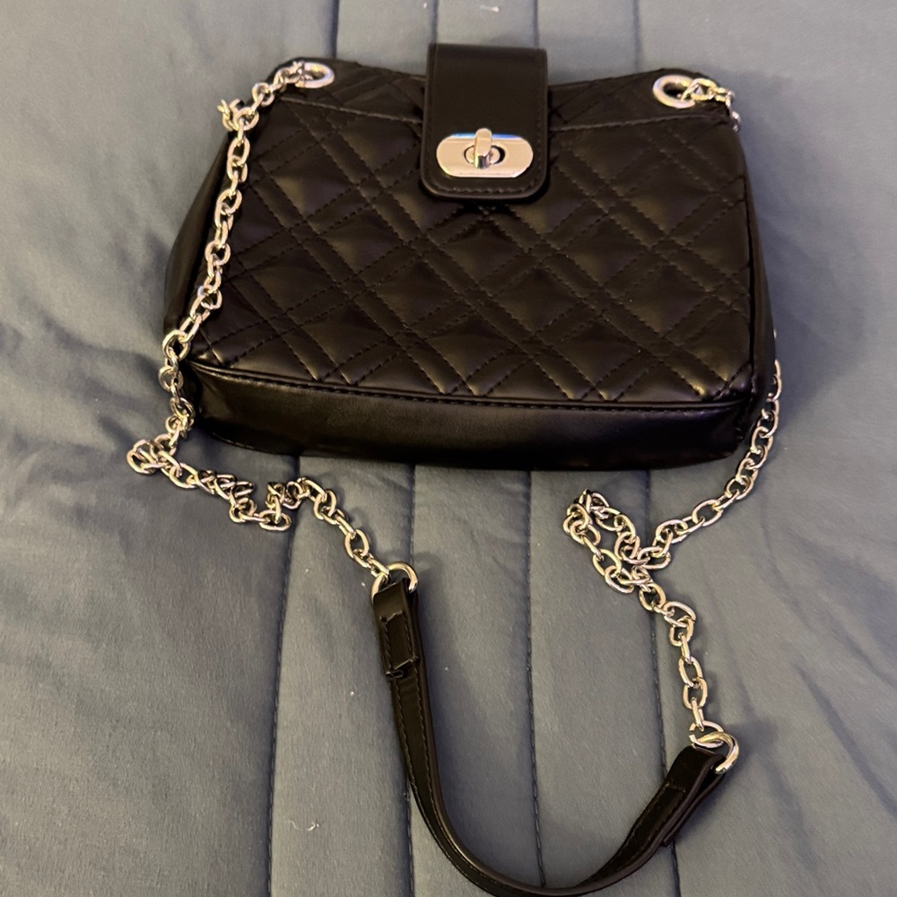 Elegant Black Quilted Chain Shoulder Bag
